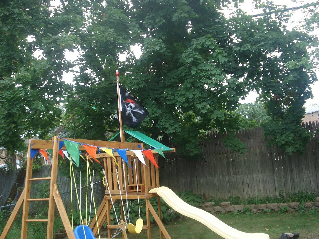 Image 33 of 35  -  240 kB